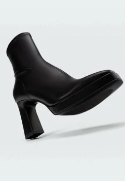 Stradivarius MIT ABSATZ - High Heel Stiefelette - Black 11 Stradivarius MIT ABSATZ - High Heel Stiefelette - Black -Stradivarius Deutschland Verkaufs-Shop ea7a731c58934c8884cf756d45f621f8