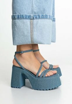 Stradivarius Plateausandalette - Blue