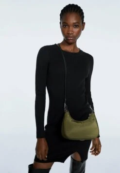 Stradivarius MIT KETTE - Umhängetasche - Khaki