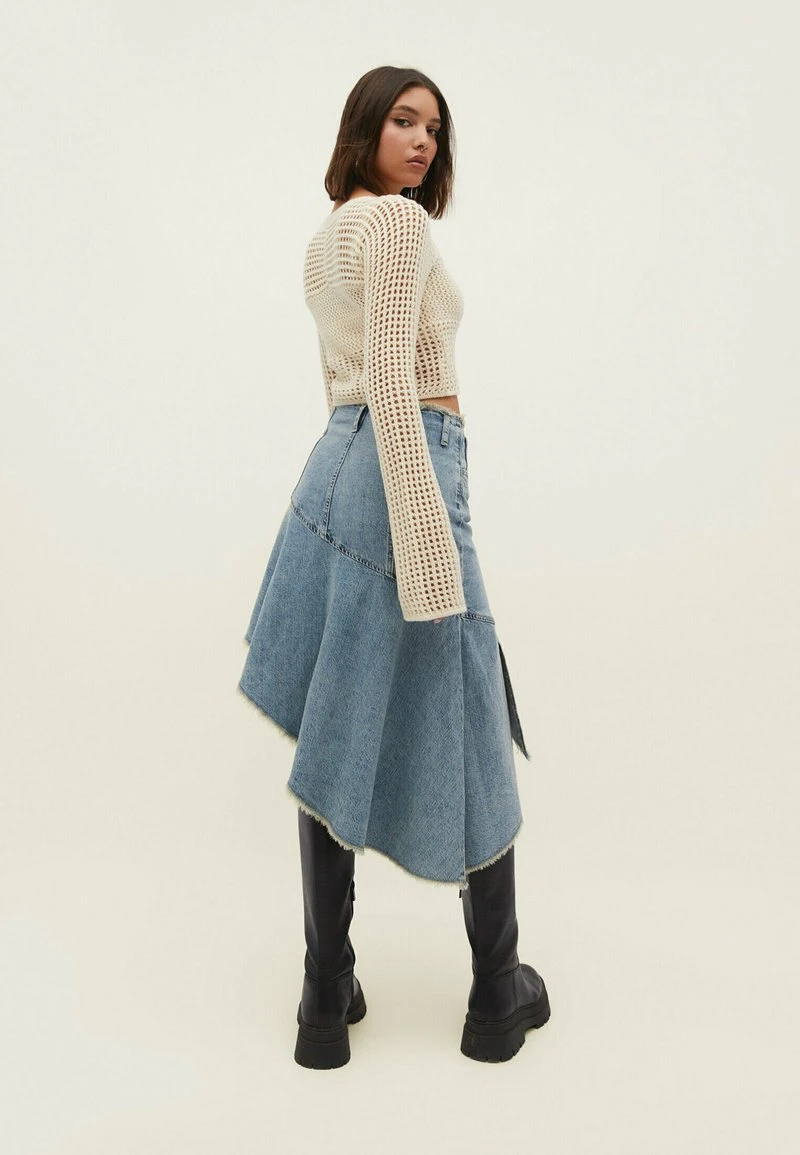 Stradivarius ASYMMETRIC WITH RUFFLE TRIM - Jeansrock - Blue Denim 3 Stradivarius ASYMMETRIC WITH RUFFLE TRIM - Jeansrock - Blue Denim – Bild 3