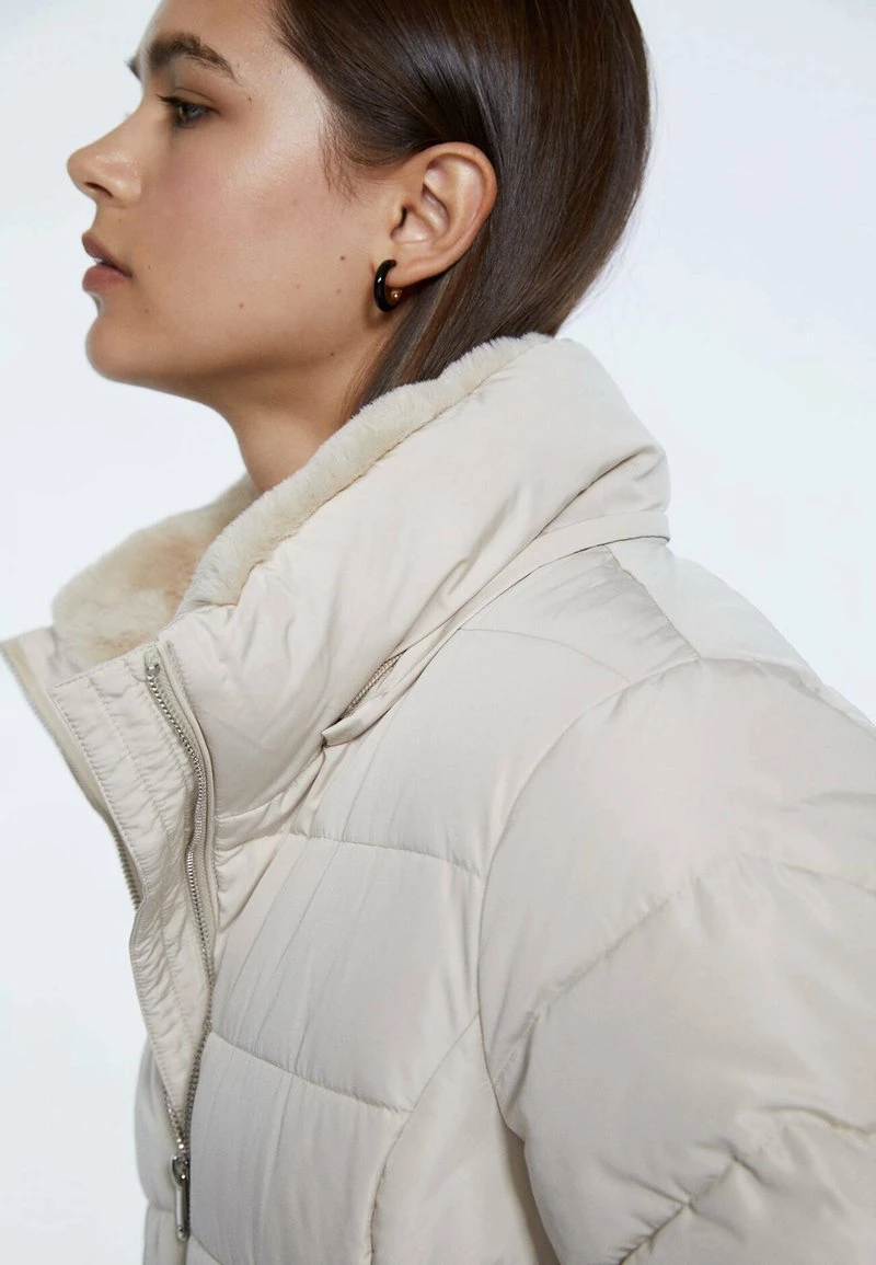 Stradivarius MIT ABNEHMBARER KAPUZE - Winterjacke - Beige 4 Stradivarius MIT ABNEHMBARER KAPUZE - Winterjacke - Beige – Bild 4