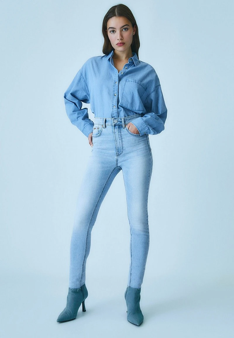 Stradivarius PUSH-UP - Jeans Skinny Fit - Light Blue Denim 1 Stradivarius PUSH-UP - Jeans Skinny Fit - Light Blue Denim