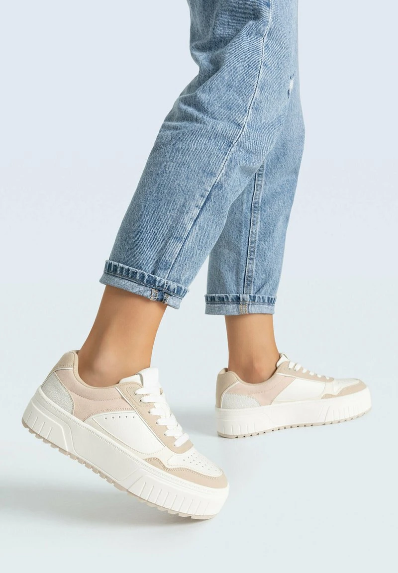 Stradivarius FLATFORM WITH MULTI-PIECES - Sneaker Low - Beige 1 Stradivarius FLATFORM WITH MULTI-PIECES - Sneaker Low - Beige
