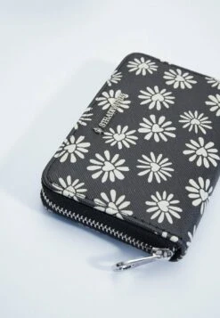 Stradivarius MIT PRINT - Geldbörse - Black -Stradivarius Deutschland Verkaufs-Shop f106334329eb4ee99ab9e07ce939c7a2