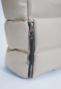 Stradivarius GESTEPPTE - Handtasche - Off White -Stradivarius Deutschland Verkaufs-Shop f15af5254208436a998a0828caf8ef56