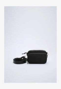 Stradivarius KAROSTOFF - Umhängetasche - Black 8 Stradivarius KAROSTOFF - Umhängetasche - Black -Stradivarius Deutschland Verkaufs-Shop f29322ca1cb84179a41cac6c2adf9230