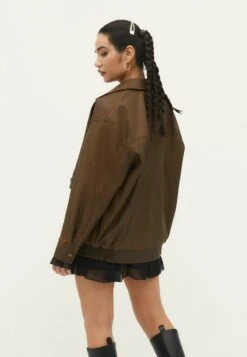 Stradivarius FADED EFFECT WITH POCKETS - Kunstlederjacke - Camel -Stradivarius Deutschland Verkaufs-Shop f36479f28ed2417cbb9d024e2cc33368