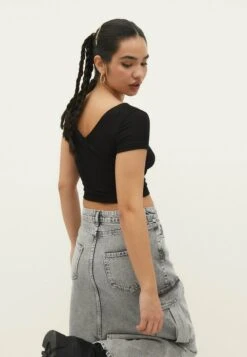 Stradivarius WRAP - T-Shirt Print - Black -Stradivarius Deutschland Verkaufs-Shop f389ae656dc6487682b8bfbe3ae530da