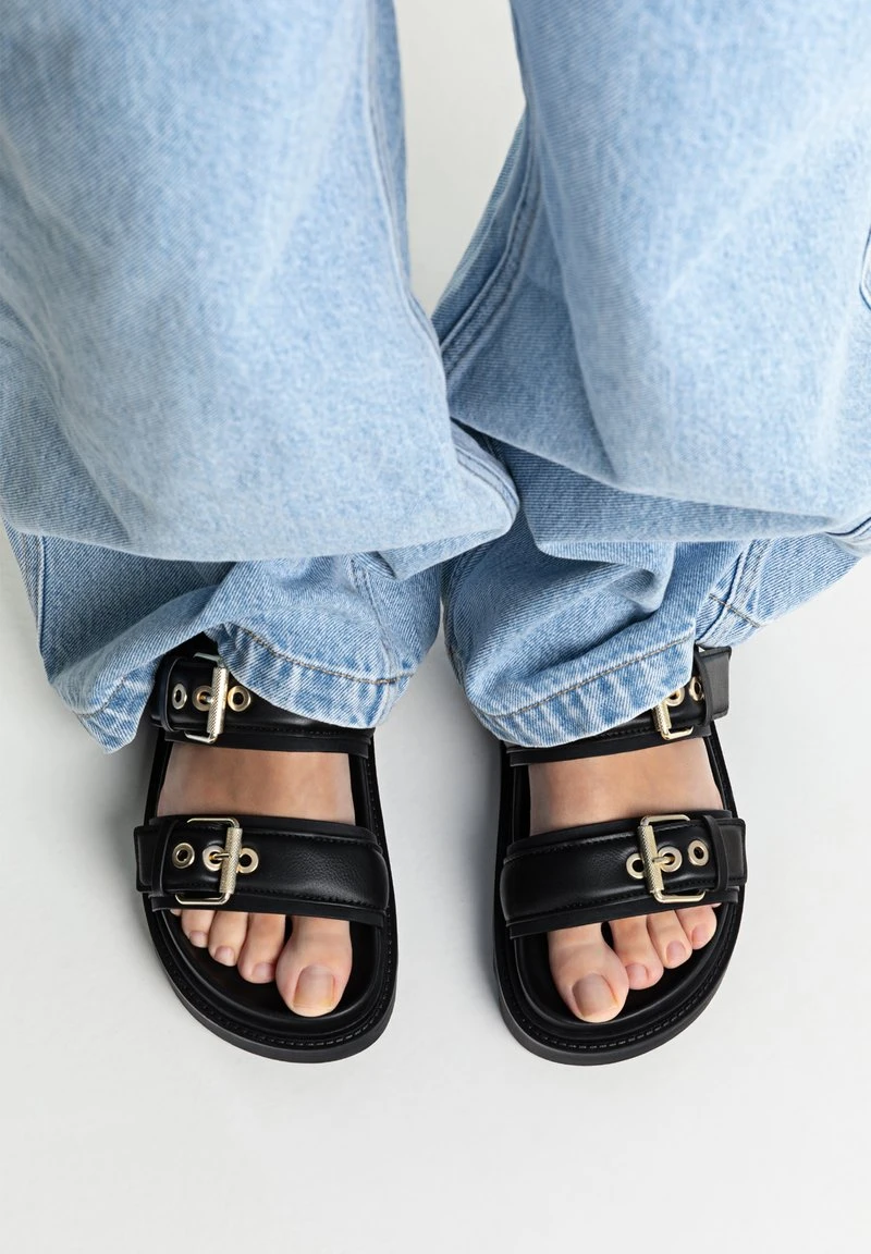 Stradivarius Plateausandalette - Black 1 Stradivarius Plateausandalette - Black