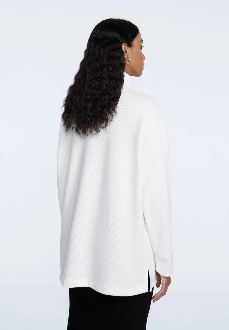 Stradivarius AUFGERAUTES - Strickpullover - Offwhite 3 Stradivarius AUFGERAUTES - Strickpullover - Offwhite – Bild 3