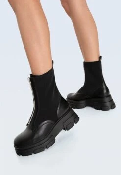 Stradivarius FLACHE MIT REISSVERSCHLUSS UND PROFIL - Stiefelette - Black