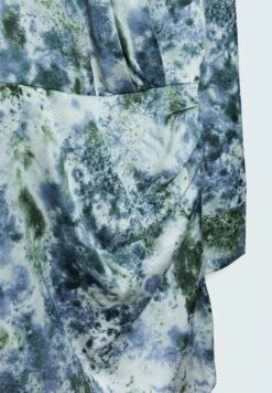 Stradivarius CROPPED PRINTED - Freizeitkleid - Khaki 11 Stradivarius CROPPED PRINTED - Freizeitkleid - Khaki -Stradivarius Deutschland Verkaufs-Shop f5fb0e22dbb642db99cb1de22dbe8163