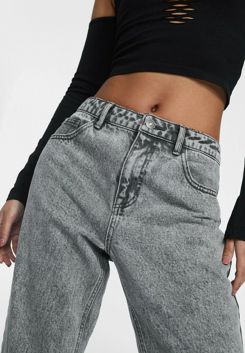 Stradivarius MID-RISE MOM - Jeans Straight Leg - Black Denim 4 Stradivarius MID-RISE MOM - Jeans Straight Leg - Black Denim – Bild 4