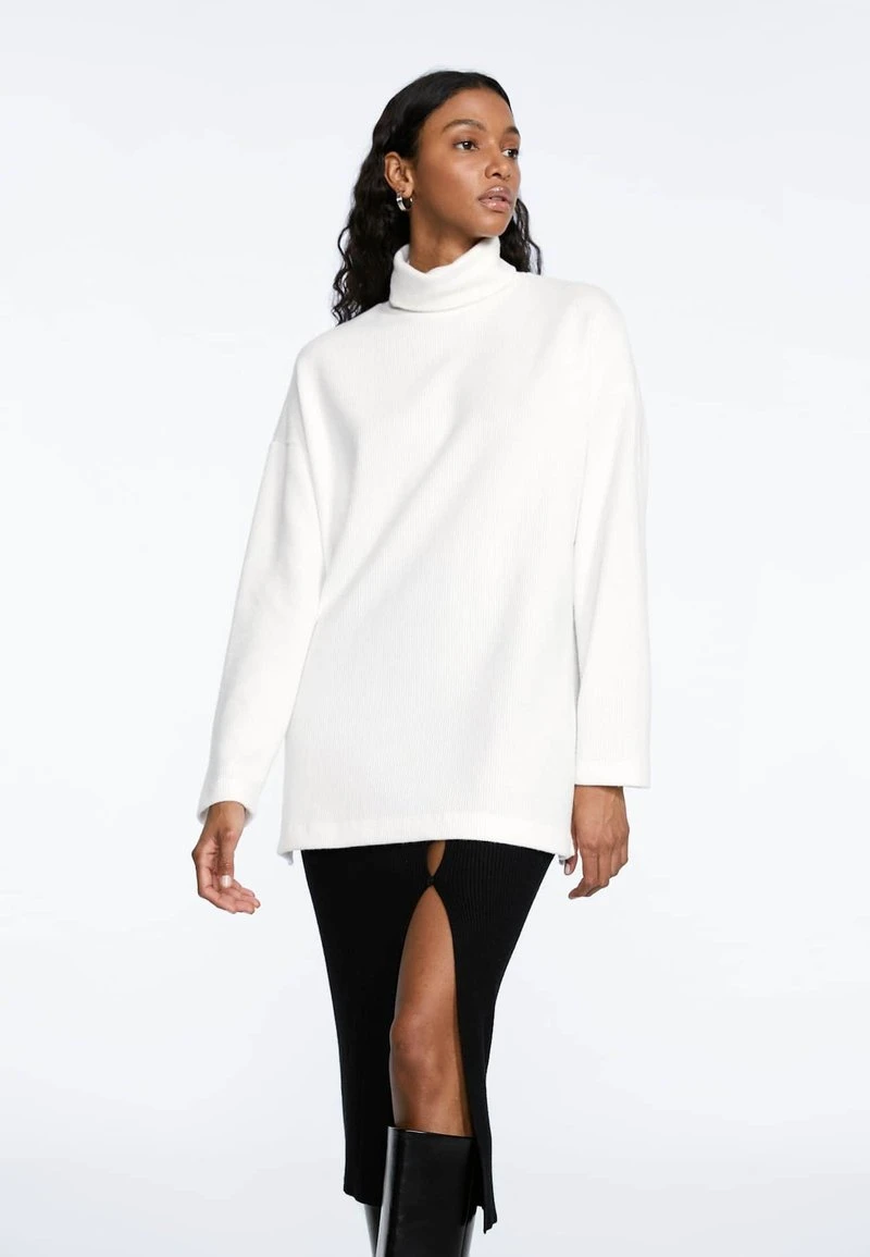 Stradivarius AUFGERAUTES - Strickpullover - Offwhite 1 Stradivarius AUFGERAUTES - Strickpullover - Offwhite