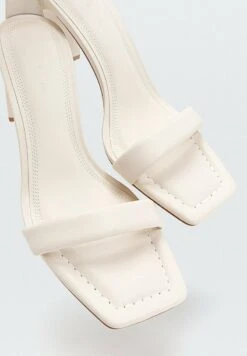 Stradivarius MIT GESTEPPTEN RIEMCHEN - Brautschuh - Off White -Stradivarius Deutschland Verkaufs-Shop fa85ffb0fc0b4c4aa39d1eb6ddaa7e97