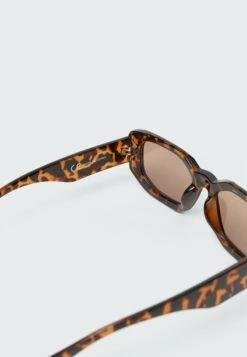 Stradivarius Sonnenbrille - Brown 9 Stradivarius Sonnenbrille - Brown -Stradivarius Deutschland Verkaufs-Shop fae4ce473cd7403b836850151ea76557