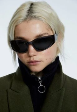 Stradivarius WICKELOPTIK - Sonnenbrille - Grey