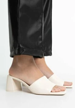 Stradivarius WITH KNOT DETAIL - Pantolette Hoch - Off White