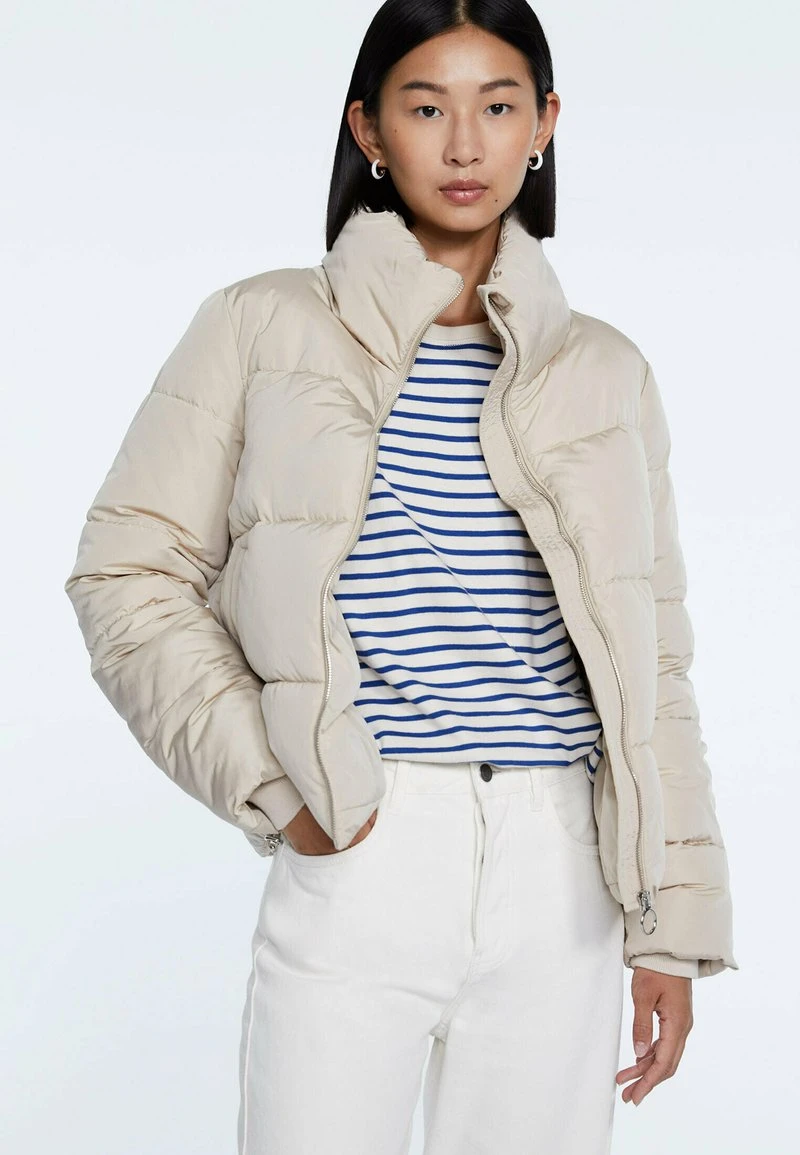 Stradivarius MIT STEHKRAGEN - Winterjacke - Beige 3 Stradivarius MIT STEHKRAGEN - Winterjacke - Beige – Bild 3