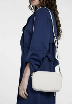 Stradivarius TWILL REPORTER - Umhängetasche - Off White