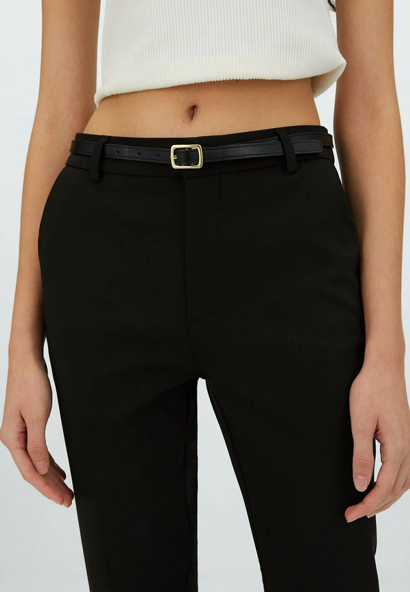 Stradivarius MIT GÜRTEL - Stoffhose - Black 4 Stradivarius MIT GÜRTEL - Stoffhose - Black – Bild 4