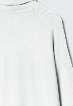 Stradivarius AUFGERAUTES - Strickpullover - Offwhite 11 Stradivarius AUFGERAUTES - Strickpullover - Offwhite -Stradivarius Deutschland Verkaufs-Shop feb0796f0a4c44dfa4642abfe3bc84d5